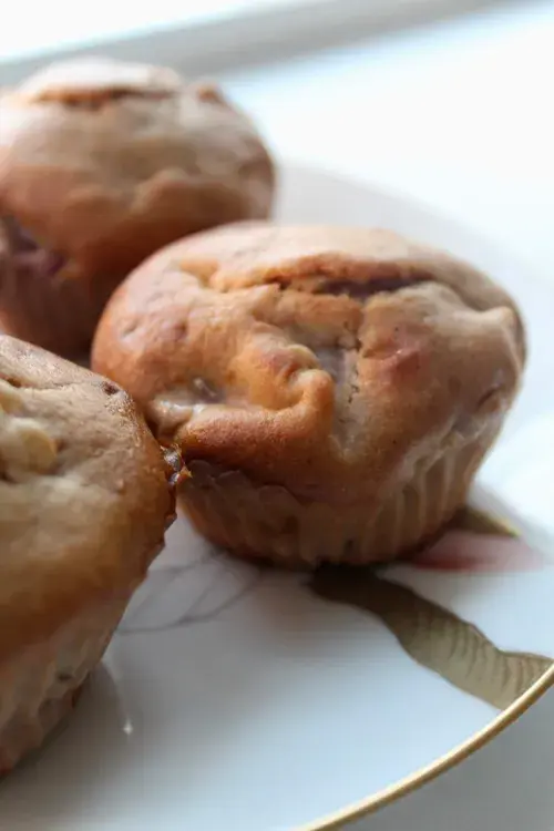 Lækre æblemuffins med valnødder og kanel