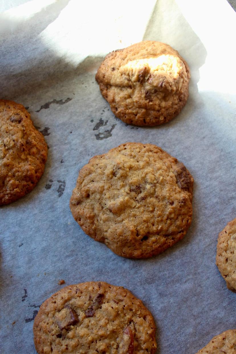 Cookies med pekannødder og chokolade