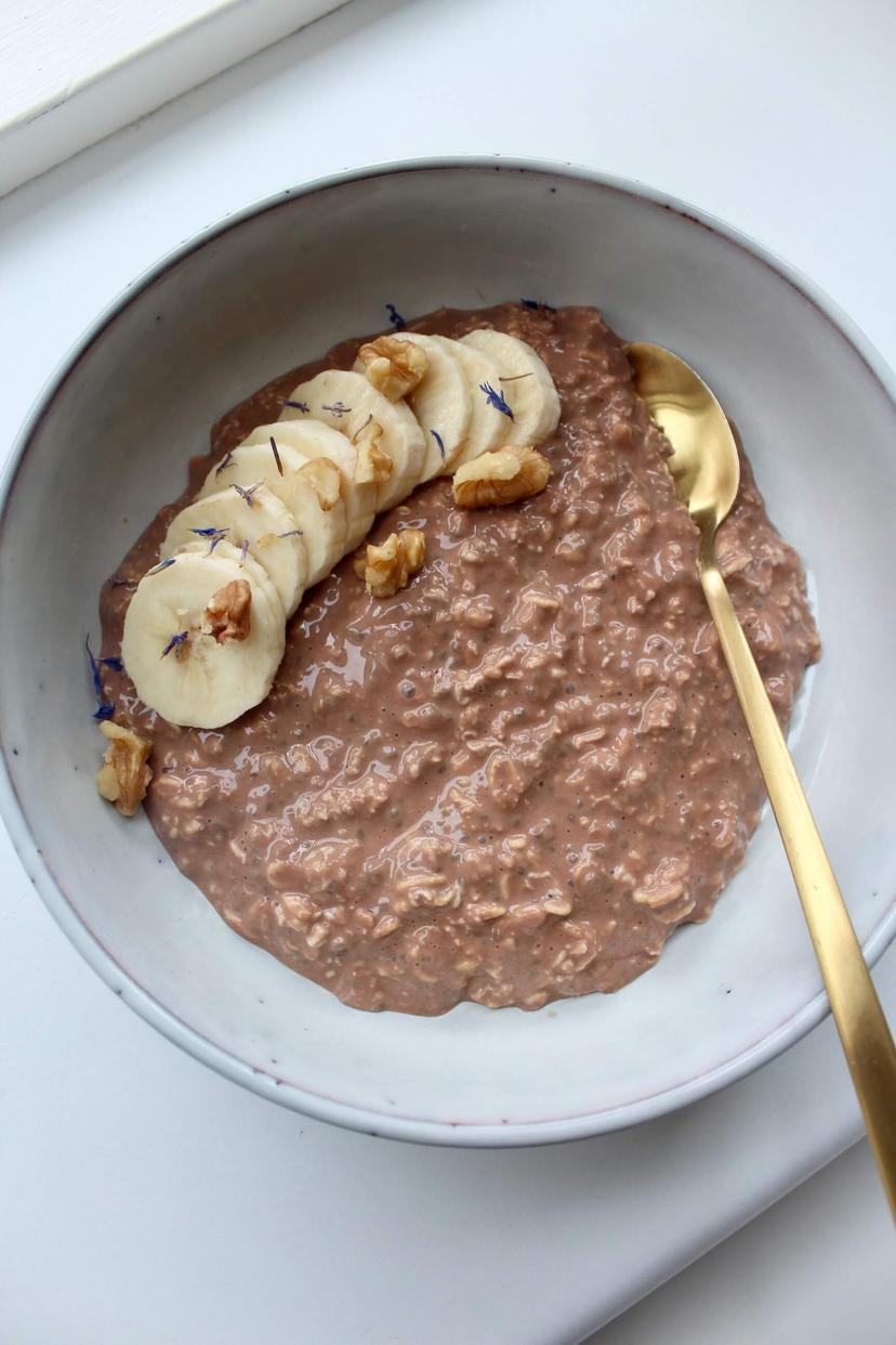 Køleskabsgrød med kakao og kokosmælk